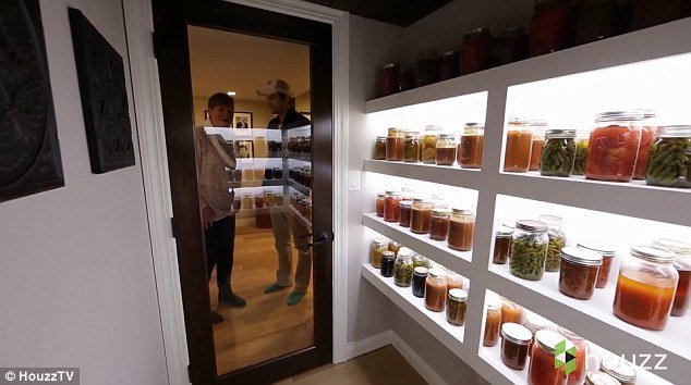 Ο Άστον Κούτσερ ανακαινίζει το πατρικό του [εικόνες & βίντεο] | iefimerida.gr 3