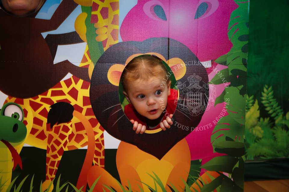 O Αλβέρτος και η πριγκίπισσα Σαρλίν έστησαν μια... ζούγκλα για τα γενέθλια των παιδιών τους [εικόνες] | iefimerida.gr 5