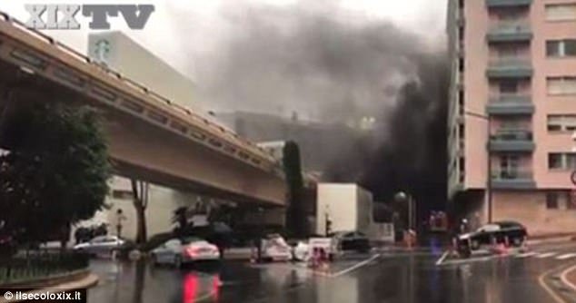 Μονακό: Κινηματογραφική ληστεία μέρα μεσημέρι στο κοσμηματοπωλείο Cartier [εικόνες] | iefimerida.gr 0