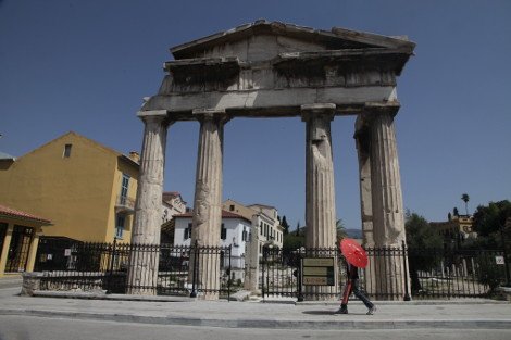 Αποπνικτική η ατμόσφαιρα στο Λεκανοπέδιο -Η ζέστη σε συνδυασμό με τα υψηλά επίπεδα όζοντος δυσκόλεψαν τους Αθηναίους [εικόνες] | iefimerida.gr 2