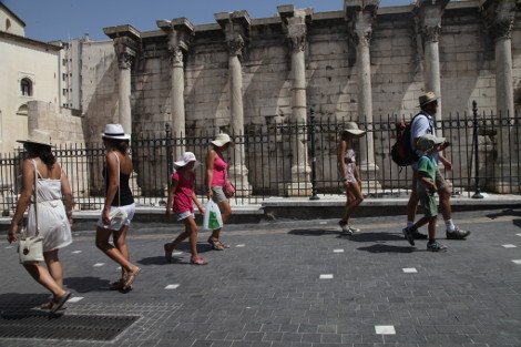 Αποπνικτική η ατμόσφαιρα στο Λεκανοπέδιο -Η ζέστη σε συνδυασμό με τα υψηλά επίπεδα όζοντος δυσκόλεψαν τους Αθηναίους [εικόνες] | iefimerida.gr 4