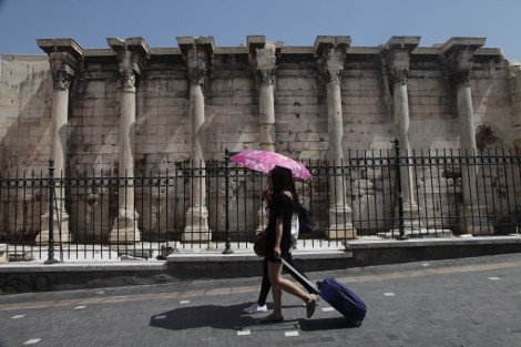 Αποπνικτική η ατμόσφαιρα στο Λεκανοπέδιο -Η ζέστη σε συνδυασμό με τα υψηλά επίπεδα όζοντος δυσκόλεψαν τους Αθηναίους [εικόνες] | iefimerida.gr 6