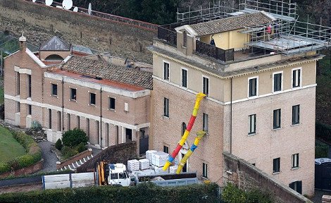 Αυτό είναι το τετραώροφο μοναστήρι - ΚΑΠΗ που θα ζήσει από εδώ και πέρα ο Πάπας [εικόνες & βίντεο] | iefimerida.gr 3