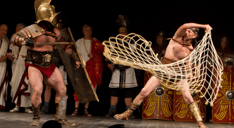 Εκπαίδευση με σπαθιά και μάχη στην αρένα στη μοναδική σχολή για μονομάχους στον κόσμο [εικόνες] | iefimerida.gr 0