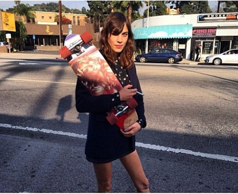 Νούμερο ρούχου 000: Τι είναι αυτή η  νέα άκρως επικίνδυνη μόδα που κατακλύζει το Χόλιγουντ [εικόνες] | iefimerida.gr 2