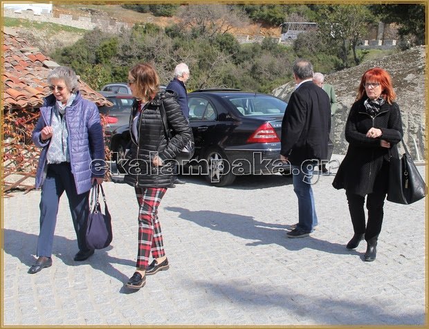 Στα Μετέωρα ο Μάριο Μόντι -Εκστασιασμένος από το τοπίο [εικόνες] | iefimerida.gr 1