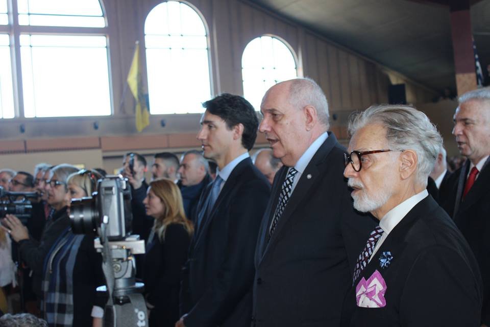 Γοήτευσε και τους Ελληνες του Καναδά ο Τριντό -Συνέφαγε με Κεφαλονίτες [εικόνες] | iefimerida.gr 3