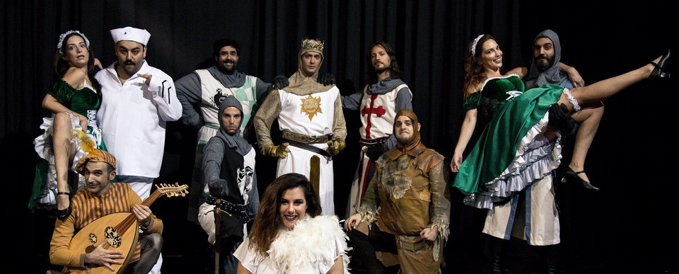 Το σουρεάλ μιούζικαλ των Μόντι Πάιθον στην Αθήνα -Παρωδία του βασιλιά Αρθούρου [εικόνες]  | iefimerida.gr 3