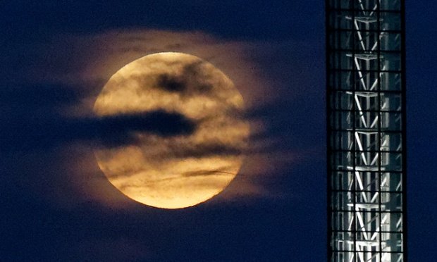 Το σούπερ φεγγάρι έλαμψε το  Σαββατοκύριακο –Μαγευτικές φωτογραφίες από διάφορα μέρη του κόσμου [εικόνες] | iefimerida.gr 7