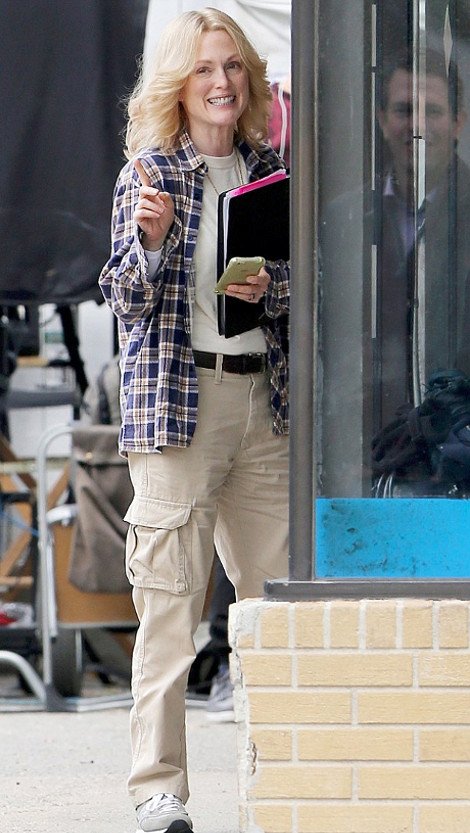 Η Τζούλιαν Μουρ έγινε κατάξανθη [εικόνες] | iefimerida.gr 0