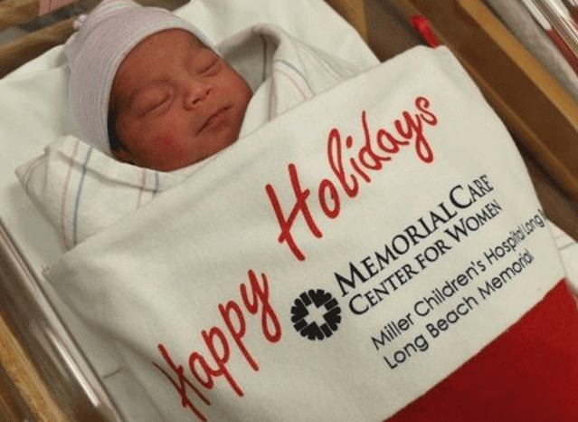 Τα νεογέννητα στο Memorial Medical Center είναι ντυμένα με τη στολή του Αγιου Βασίλη [εικόνες] | iefimerida.gr 1