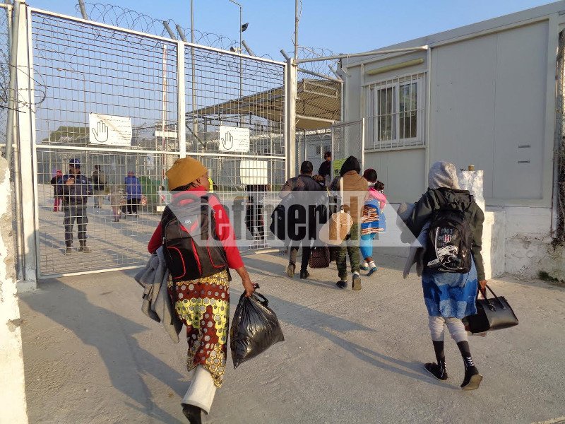 Το iefimerida στο hotspot της Μόριας -Χάος, εκρήξεις και 2 νεκροί [εικόνες] | iefimerida.gr 6