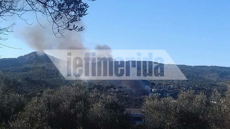 Πυρκαγιά σε κοντέινερ στο κέντρο φιλοξενίας προσφύγων της Μόριας [εικόνες & βίντεο] | iefimerida.gr 2