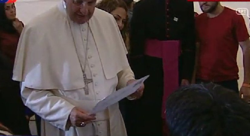 Οι ζωγραφιές που έδωσαν τα προσφυγόπουλα στον Πάπα: Το επικίνδυνο ταξίδι και ο εγκλωβισμός στην Ελλάδα [εικόνες] | iefimerida.gr 0