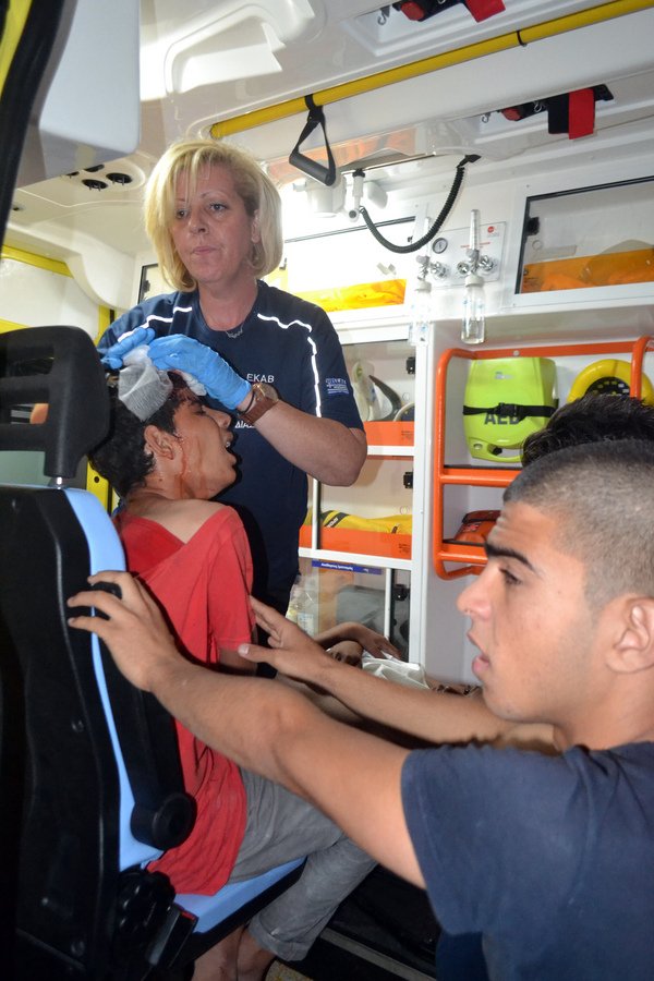 Ολονύχτια «μάχη» μεταξύ προσφύγων στο hotspot της Μόριας -Τραυματίστηκαν 5 παιδιά [εικόνες] | iefimerida.gr 5