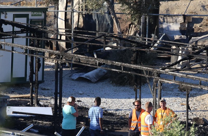Εξέγερση στο κέντρο μεταναστών στη Μόρια -Φωτιές, πετροπόλεμος και χημικά [εικόνες] | iefimerida.gr 1