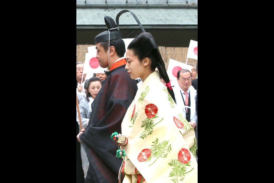 Η πριγκίπισσα της Ιαπωνίας Νορίκο παντρεύτηκε -Εντυπωσιακός γάμος με σαμουράι και γκέισες [εικόνες] | iefimerida.gr 13