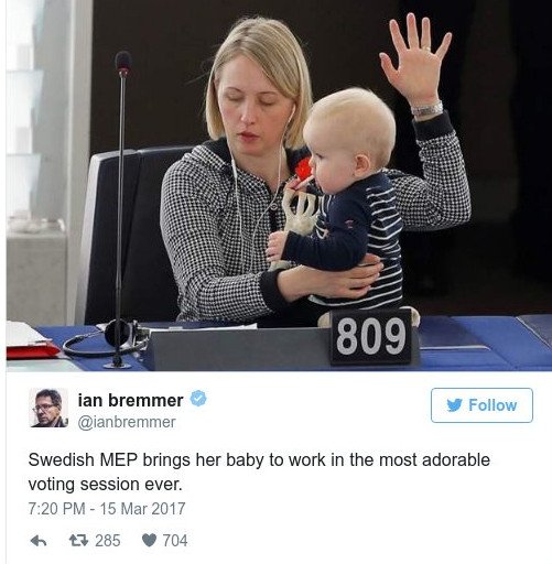 Ο μπέμπης που έκλεψε την παράσταση -Μαζί με την μαμά του στη ψηφοφορία του Ευρωκοινοβουλίου [εικόνα]  | iefimerida.gr 0