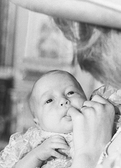 Οι ομοιότητες του πρίγκιπα Τζορτζ με την αδικοχαμένη Νταϊάνα [εικόνες] | iefimerida.gr 4