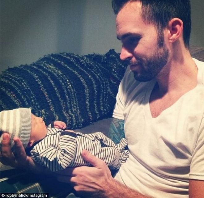 Συγκλονιστική ιστορία δύναμης -Καρέ καρέ η ζωή του Zion που κράτησε μόλις 10 ημέρες [εικόνες&βίντεο] | iefimerida.gr 3