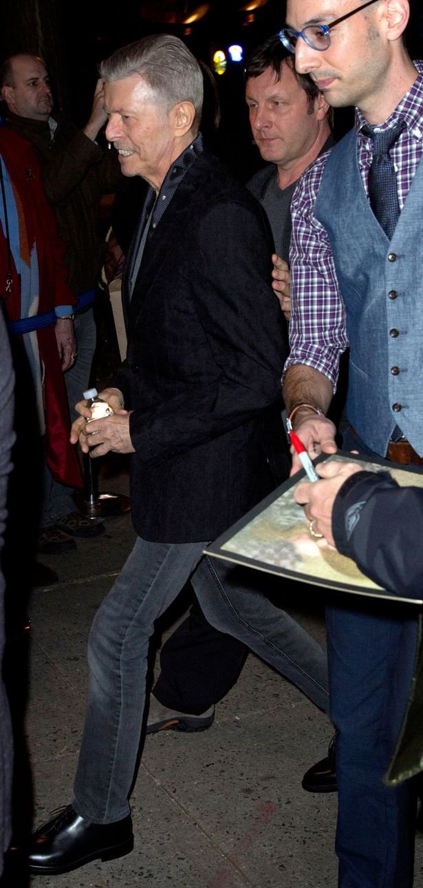 Οι τελευταίες φωτογραφίες του Ντέιβιντ Μπάουι, πριν τον θάνατό του [εικόνες] | iefimerida.gr 0