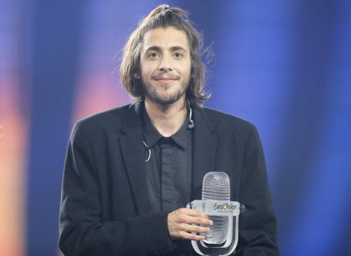 Δύσκολες ώρες για τον νικητή της Eurovision: Διασωληνωμένος, πρέπει να χειρουργηθεί άμεσα [εικόνες] | iefimerida.gr 1