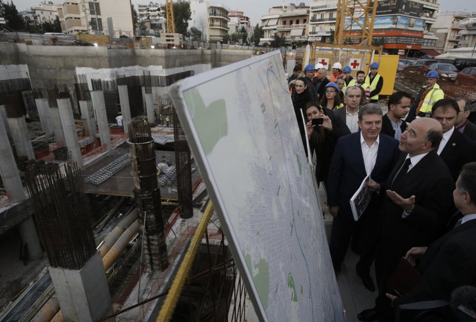 Ο Μοσκοβισί στο μετρό -Επισκέφθηκε τον υπό κατασκευή σταθμό στον Κορυδαλλό [εικόνες] | iefimerida.gr 4