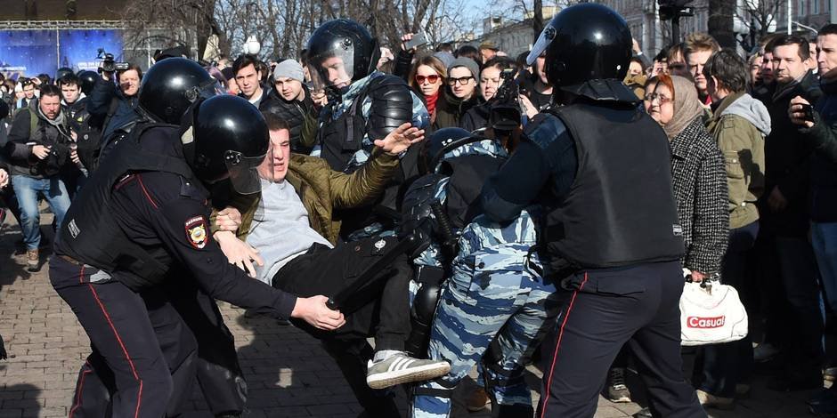 Ρωσία: Η γενιά Πούτιν κατέβηκε για πρώτη φορά στους δρόμους [εικόνες] | iefimerida.gr 4