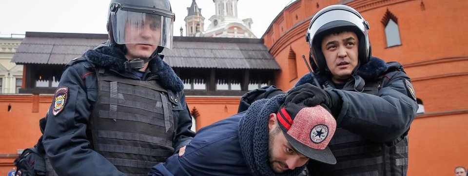 Ρωσία: Η γενιά Πούτιν κατέβηκε για πρώτη φορά στους δρόμους [εικόνες] | iefimerida.gr 7