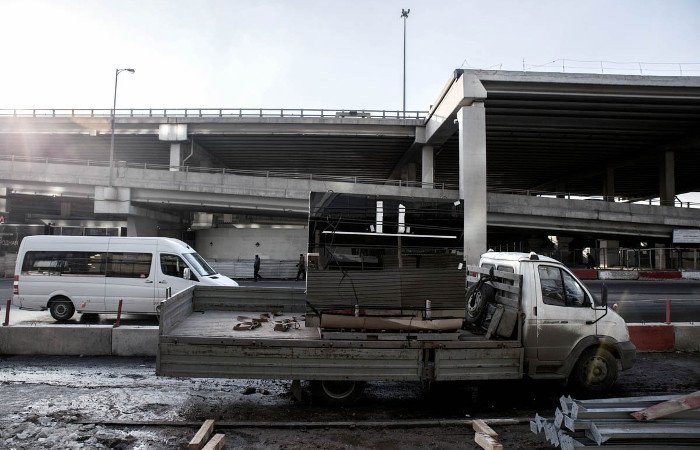 Η παρακμή του κέντρου εμπορίου της Μόσχας: Αδειοι ουρανοξύστες, χαλάσματα και λάσπες στη θέση της χλιδής [εικόνες] | iefimerida.gr 10