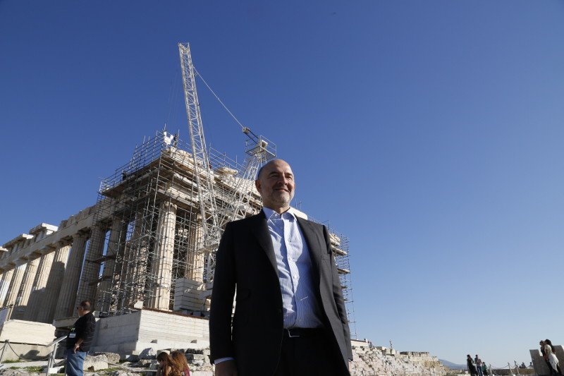 Ο Πιερ Μοσκοβισί στην Ακρόπολη -Εντυπωσιασμένος με τα αρχαία γλυπτά [εικόνες] | iefimerida.gr 5