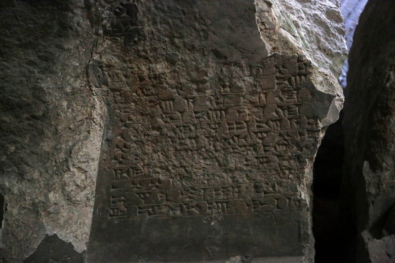 Σκόνη και θρύψαλα έκαναν οι τζιχαντιστές αρχαιολογικούς θησαυρούς στο Μουσείο της Μοσούλης [εικόνες] | iefimerida.gr 1