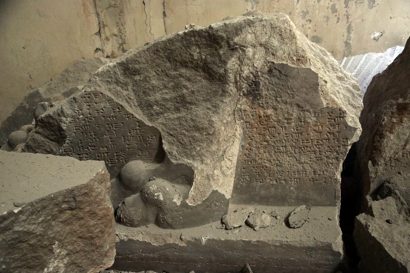 Σκόνη και θρύψαλα έκαναν οι τζιχαντιστές αρχαιολογικούς θησαυρούς στο Μουσείο της Μοσούλης [εικόνες] | iefimerida.gr 7