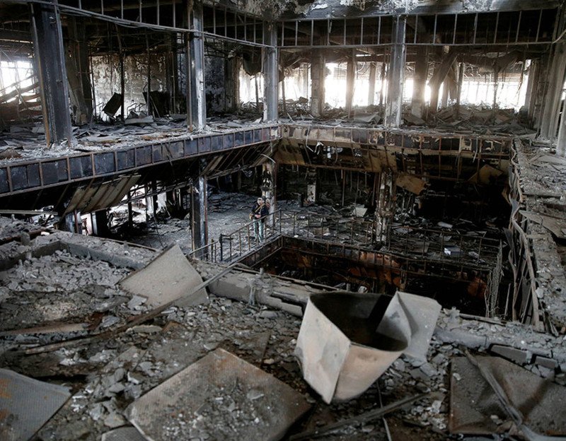 Ενας ιστορικός στη Μοσούλη σχεδιάζει την ανοικοδόμηση της βιβλιοθήκης [εικόνες] | iefimerida.gr 1