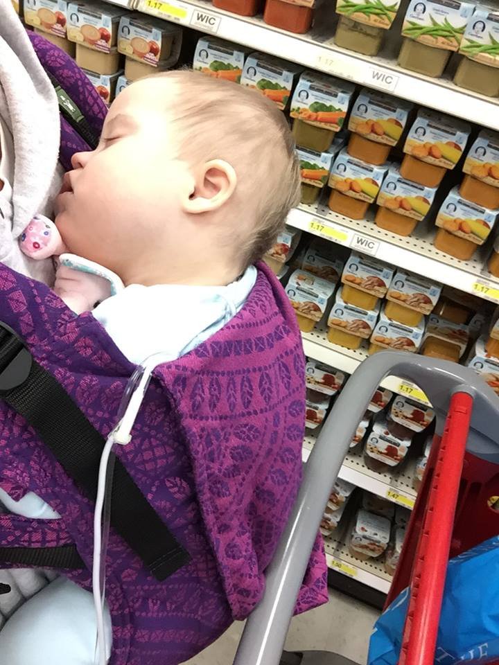 Η ισοπεδωτική απάντηση μιας μητέρας όταν της είπαν πως κακομαθαίνει το μωρό της [εικόνα]  | iefimerida.gr 0