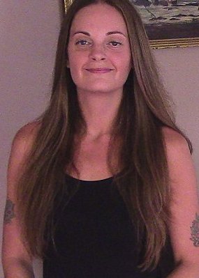 Είναι 39 ετών αλλά δεν της πωλούν τσιγάρα γιατί μοιάζει με... έφηβη! [εικόνες] | iefimerida.gr 2