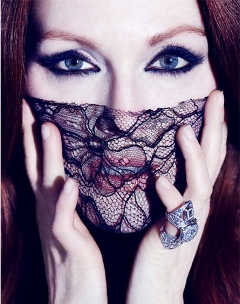 Βάζει κάτω τις 20άρες -Η 56 ετών Τζούλιαν Μουρ στην πιο «καυτή» της φωτογράφιση [εικόνες] | iefimerida.gr 2