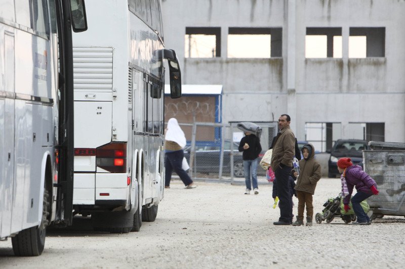 Πρόσφυγες στο Αρχαιολογικό Μουσείο -Απομακρύνθηκαν από τον καταυλισμό λόγω της βόμβας στο Κορδελιό [εικόνες] | iefimerida.gr 4