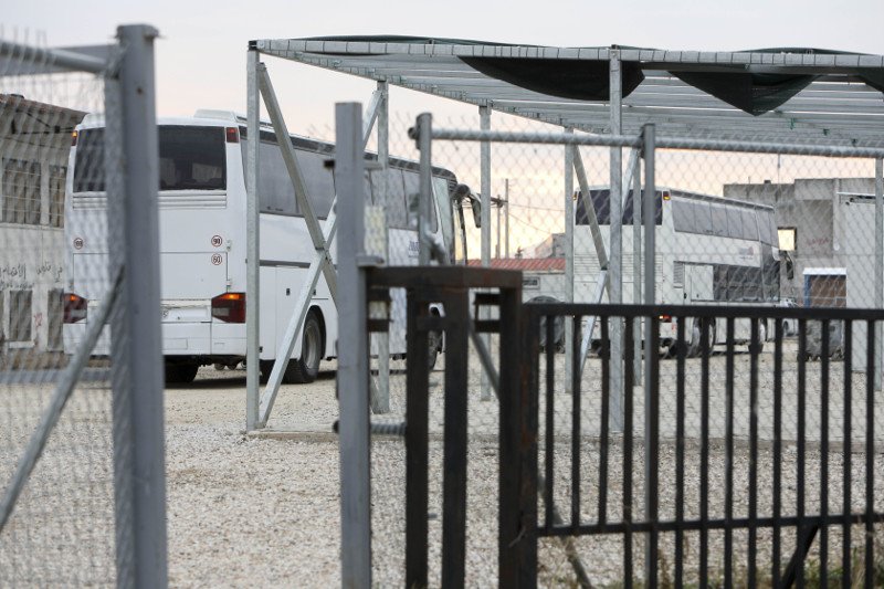 Πρόσφυγες στο Αρχαιολογικό Μουσείο -Απομακρύνθηκαν από τον καταυλισμό λόγω της βόμβας στο Κορδελιό [εικόνες] | iefimerida.gr 7