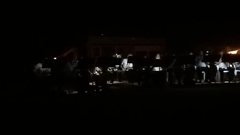 Οι άνθρωποι που επέλεξαν να αντιμετωπίσουν τη βία με καλοσύνη - Μια καταγραφή-γροθιά στο στομάχι [εικόνες] | iefimerida.gr 1