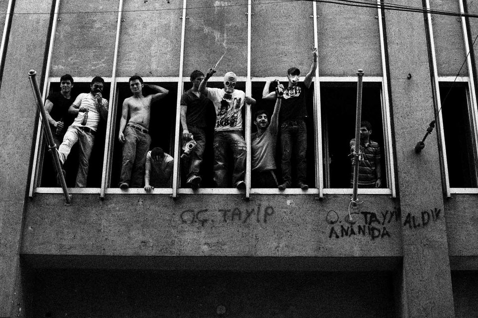 Οι συγκλονιστικές φωτογραφίες του Γιώργου Μουτάφη από την Κωνσταντινούπολη γίνονται θέμα στο Νew Yorker! [εικόνες] | iefimerida.gr 1