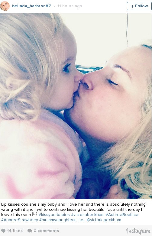 Επιτέθηκαν στην Βικτόρια Μπέκαμ γιατί φίλησε την κόρη της στο στόμα [εικόνες] | iefimerida.gr 1