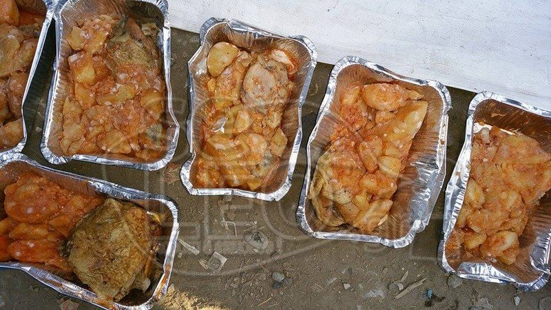 Ειδομένη: Μοίρασαν μουχλιασμένο φαγητό! Εντονες διαμαρτυρίες προσφύγων [εικόνες] | iefimerida.gr 1