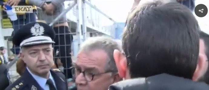 Ενταση στον καταυλισμό του Ελληνικού ανάμεσα σε πρόσφυγες και αστυνομία παρουσία Μουζάλα | iefimerida.gr 7