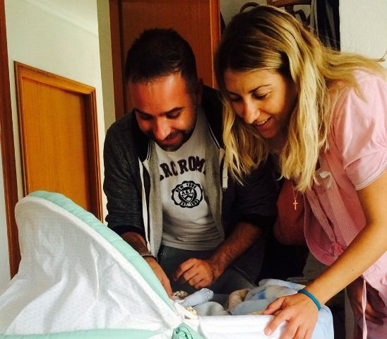 Βουλευτής της Ένωσης Κεντρώων ορκιζόταν την ώρα που γεννιόταν ο γιος του [εικόνες] | iefimerida.gr 0