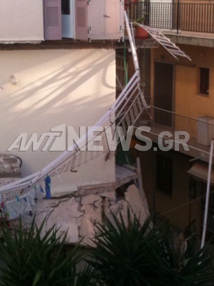 Μπαλκόνι 2ου οροφου έπεσε και καταπλάκωσε γυναίκα στη Ν. Φιλαδέλφεια [εικόνες] | iefimerida.gr 3