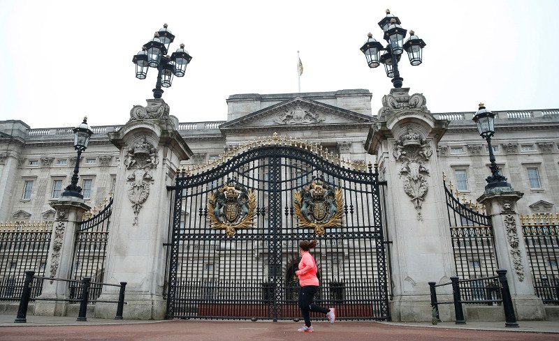 «Εμετός», «σέρνετε το παλάτι στη λάσπη»: Σάλος με το πάρτι της Χάρπερ Μπέκαμ στο Μπάκιγχαμ -Ποιος πρίγκιπας το παραχώρησε [εικόνες] | iefimerida.gr 6