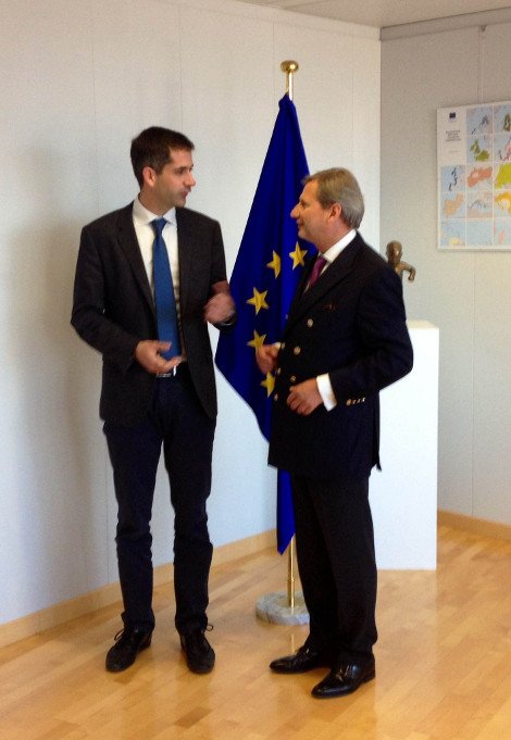 O Κώστας Μπακογιάννης συνάντησε τον επίτροπο Χαν: Πρότεινα λύσεις για τις αδικίες στη Στερεά Ελλάδα [εικόνες] | iefimerida.gr 2