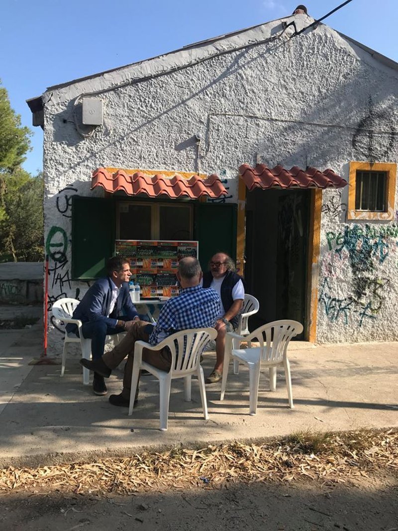 Ο κ. Μπακογιάννης συνομίλησε με κατοίκους για τα προβλήματα στις δύο περιοχές τους