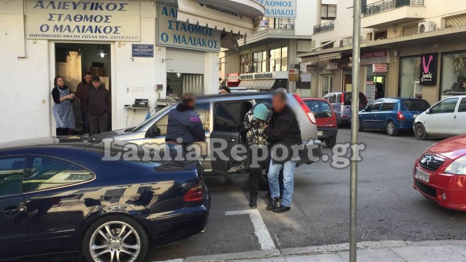 Στον ανακριτή για απολογία ο δολοφόνος της παιδοψυχιάτρου -Μπήκε από την πίσω πόρτα [εικόνες & βίντεο] | iefimerida.gr 1